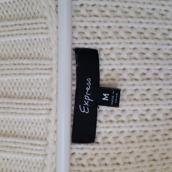 Express Cable Knit Short Sleeve Sweater - Picture 3 of 5